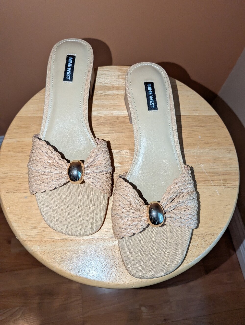 NEW Nine West Tan Braided Bow Slide Sandals with Gold Accent Sz 10M